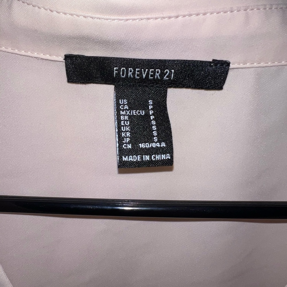 Forever 21 Women’s Blouse Size Small! - Picture 3 of 3